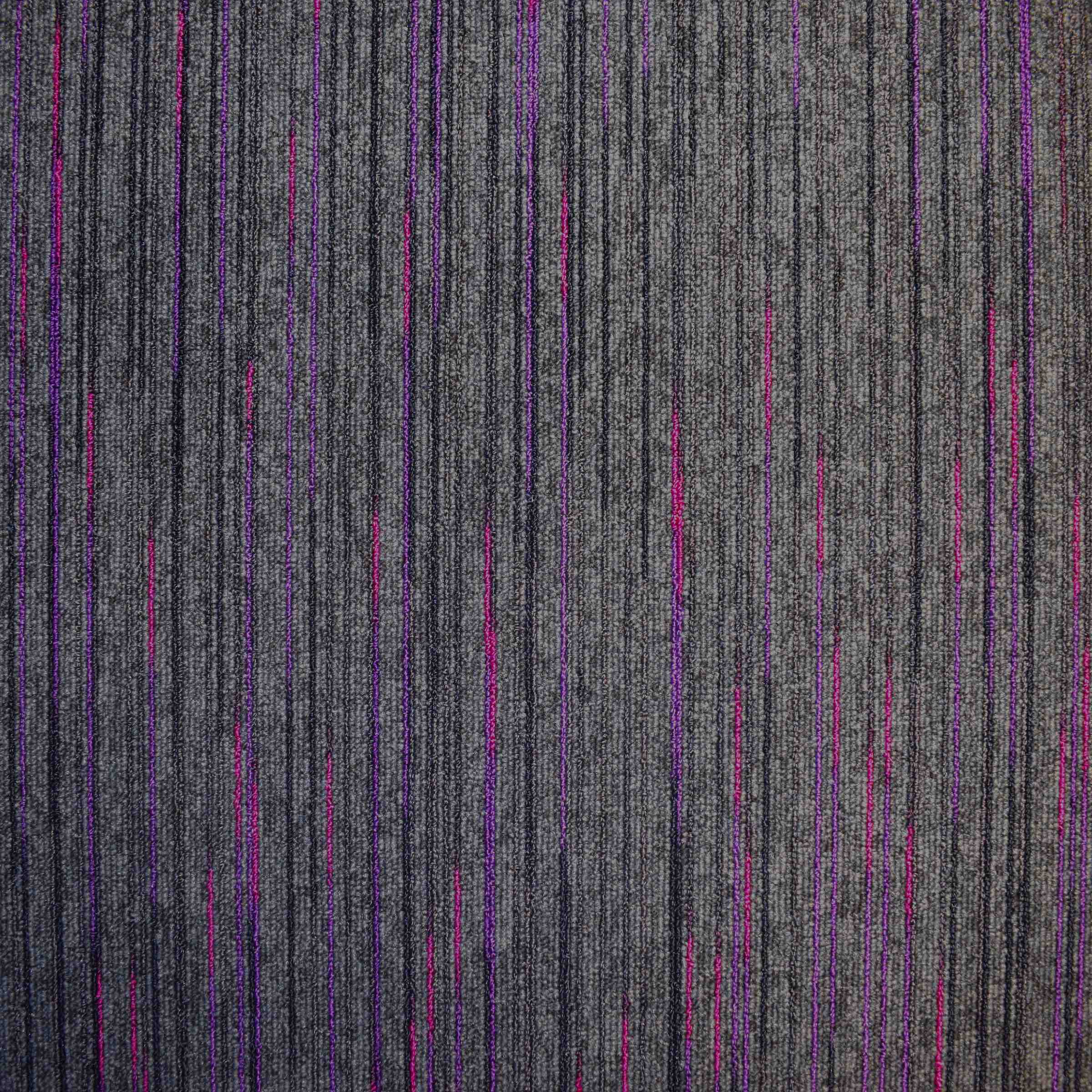 Paragon Strobe Vivid carpet tile